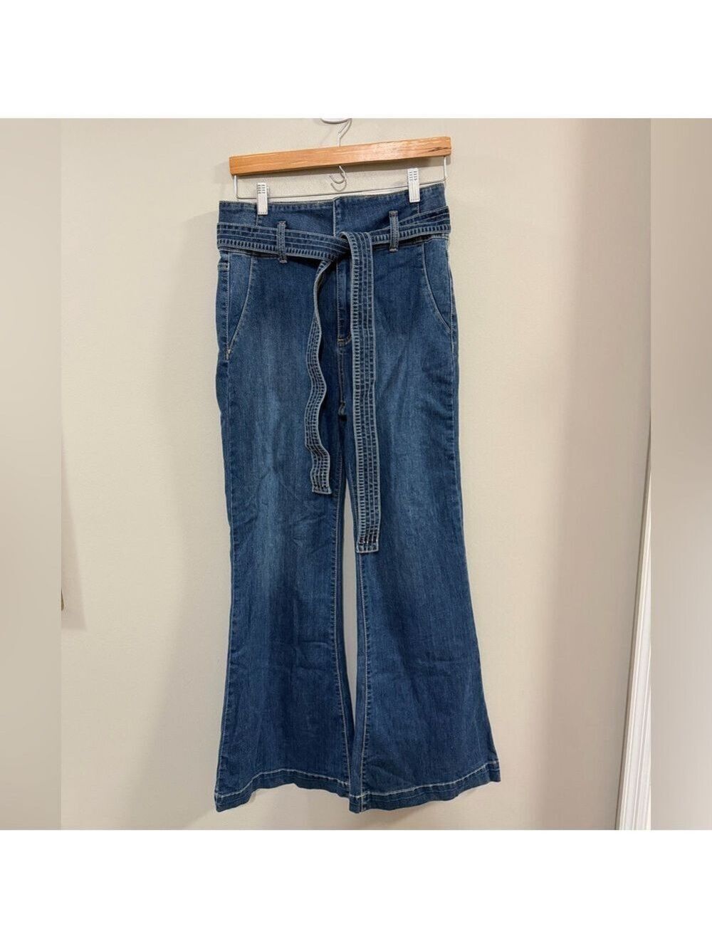 NWT Sneak Peek Dark Blue Flare Jeans with Belt. Size 11/W30